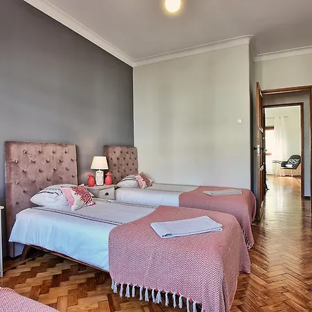 Apolonia Terrace 아파트