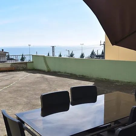 Apolonia Terrace 아파트